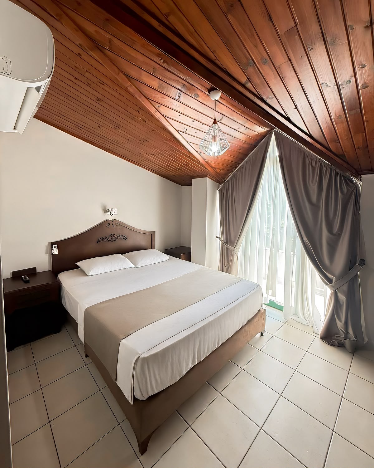 Kutberk Hotel Room 6